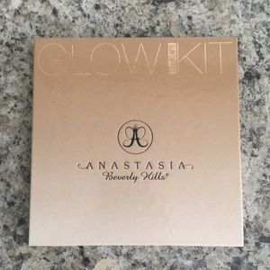 ☀️Anastasia Beverly Hills Glow kit (Sundipped)